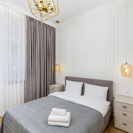 Vistula River Deluxe By Bookinghost * Краков