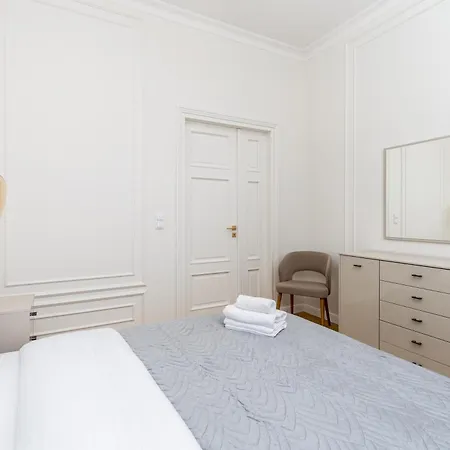 Vistula River Deluxe By Bookinghost