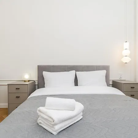 Vistula River Deluxe By Bookinghost *